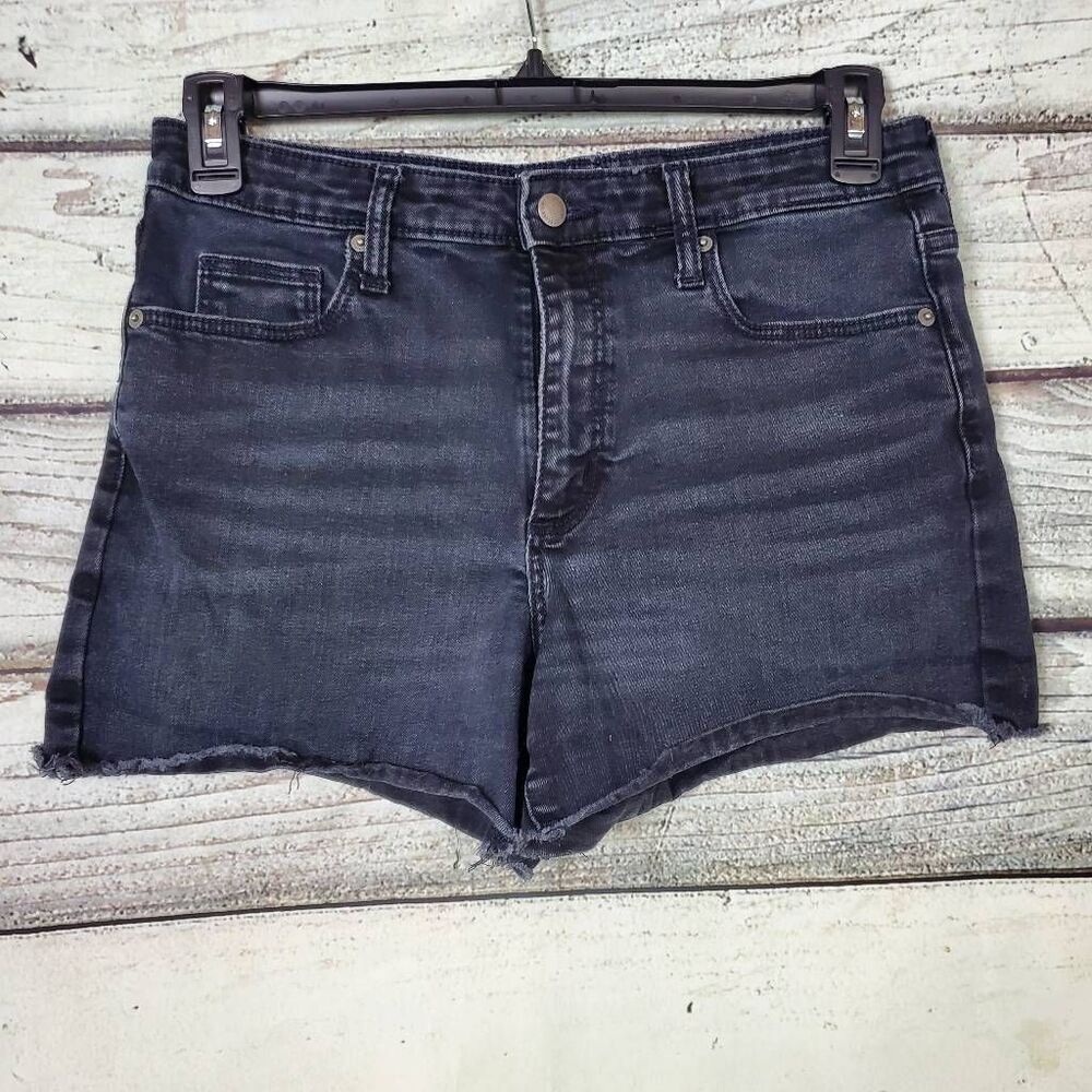 Universal Thread High Rise Midi Jean Shorts Women’s Size 12/31R Black Cutoff Raw